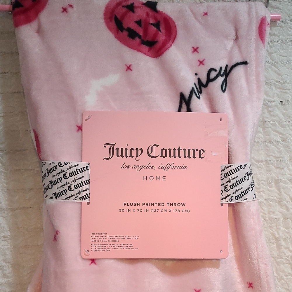 Juicy Couture Throw Blanket  Pumpkin And Bats Plush Limited Edition NWT - Picture 4 of 7